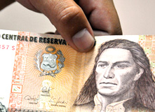 瑞郎匯率暴漲喜與憂(yōu)