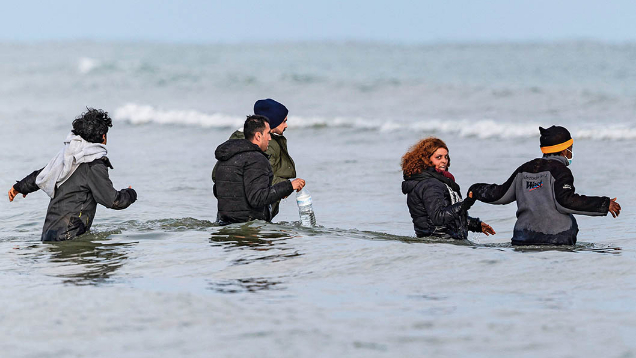 英國簽證費上漲：移民“剎車閥”還是經濟“絆腳石”