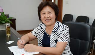 揚州廣陵區文昌花園社區居委會主任鄭翔：大家的笑臉就是我們的幸福