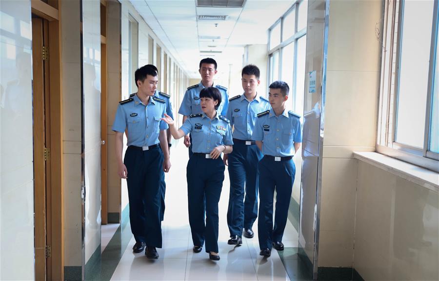 （圖文互動）（3）&ldquo;白衣戰士&rdquo;在沖鋒&mdash;&mdash;記&ldquo;最美新時代革命軍人&rdquo;仲月霞