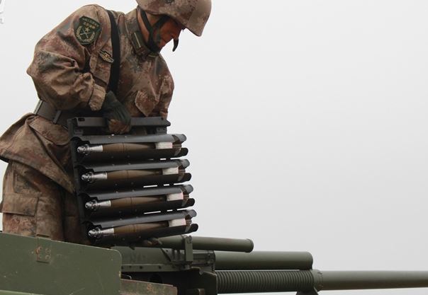 見過給火炮壓彈夾嗎？