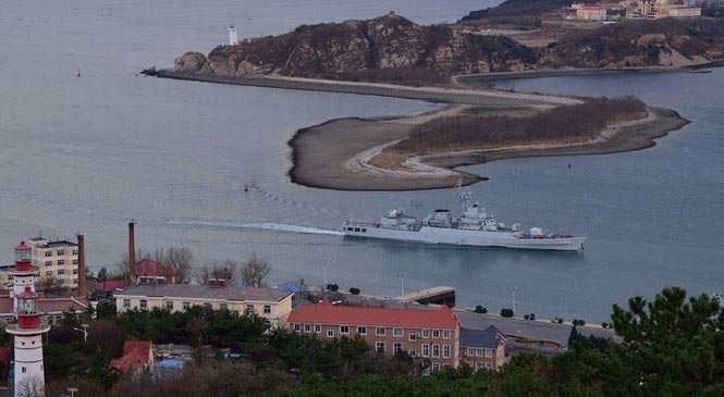 贊！網(wǎng)友俯拍解放軍旅順軍港