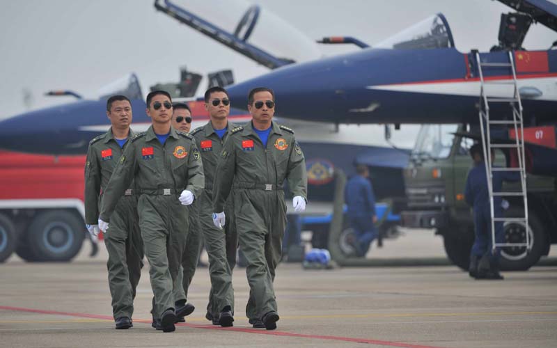 沈玲作品：第八屆珠海航展上首位出演的&ldquo;明星&rdquo;