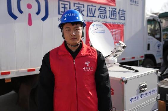 致敬！救災(zāi)一線(xiàn)的身影