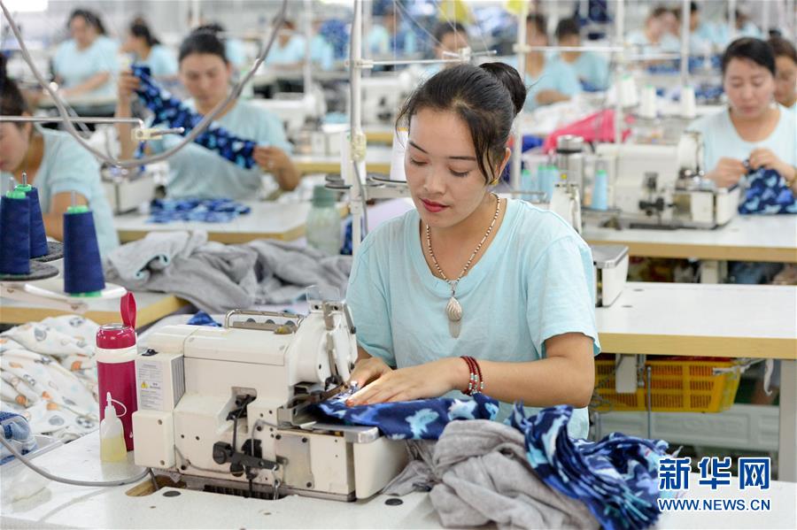 （決戰(zhàn)決勝脫貧攻堅&middot;圖文互動）（1）&ldquo;她力量&rdquo;托起南疆脫貧攻堅&ldquo;新引擎&rdquo;