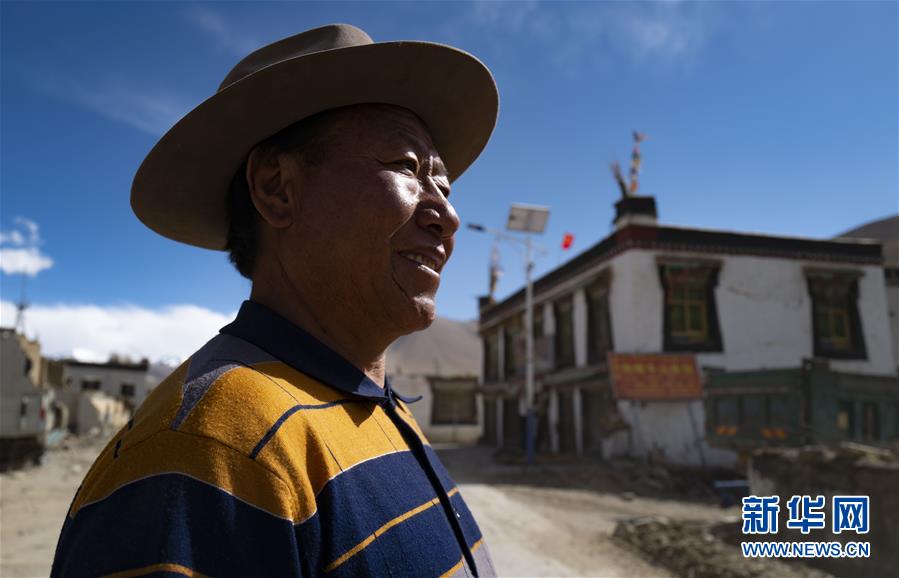 （圖文互動）（1）老農多吉和他的珠峰&ldquo;牛頭旅館&rdquo;