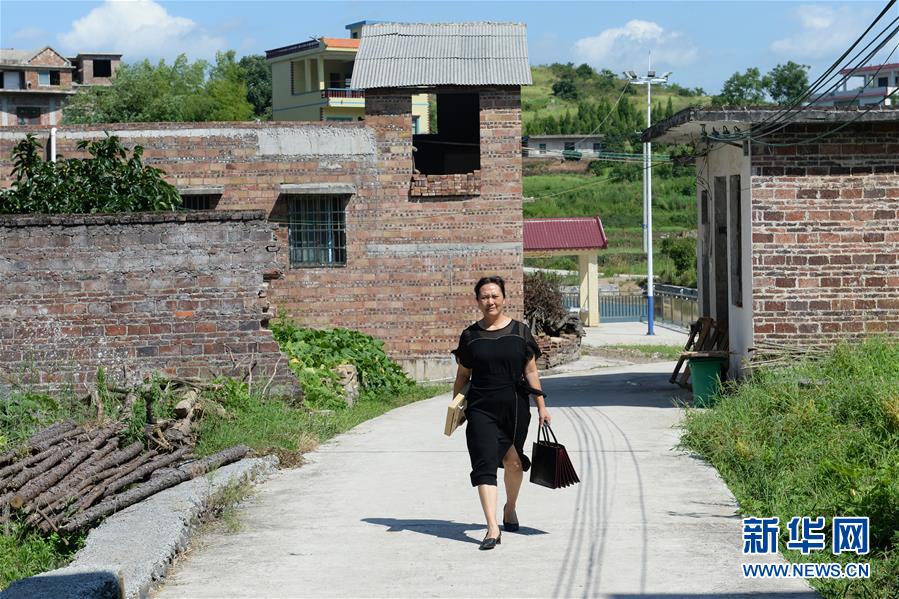 （圖文互動(dòng)）（2）湘南深山，堅(jiān)守扶貧一線(xiàn)的黨員之家