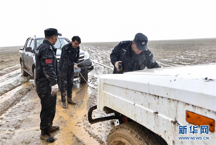 （圖文互動(dòng)）（4）記者手記：可可西里，&ldquo;挪&rdquo;向&ldquo;藏羚羊大產(chǎn)房&rdquo;的14個(gè)半小時(shí)