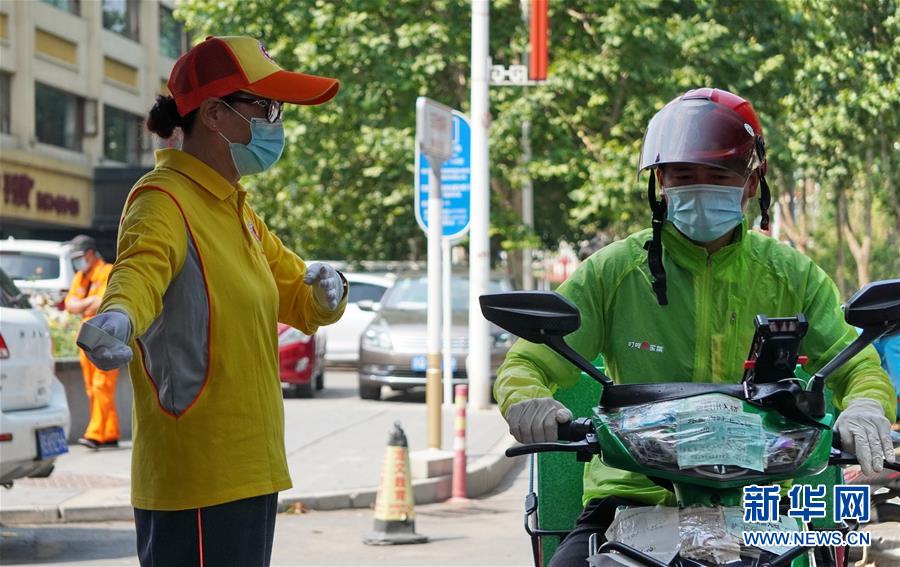 （總書(shū)記推動(dòng)的改革身邊事&middot;文化改革篇）（4）特寫(xiě)：&ldquo;生活便利了，環(huán)境變美了，人也舒心了&rdquo; &mdash;&mdash;感受基層文明實(shí)踐站里的惠民服務(wù)