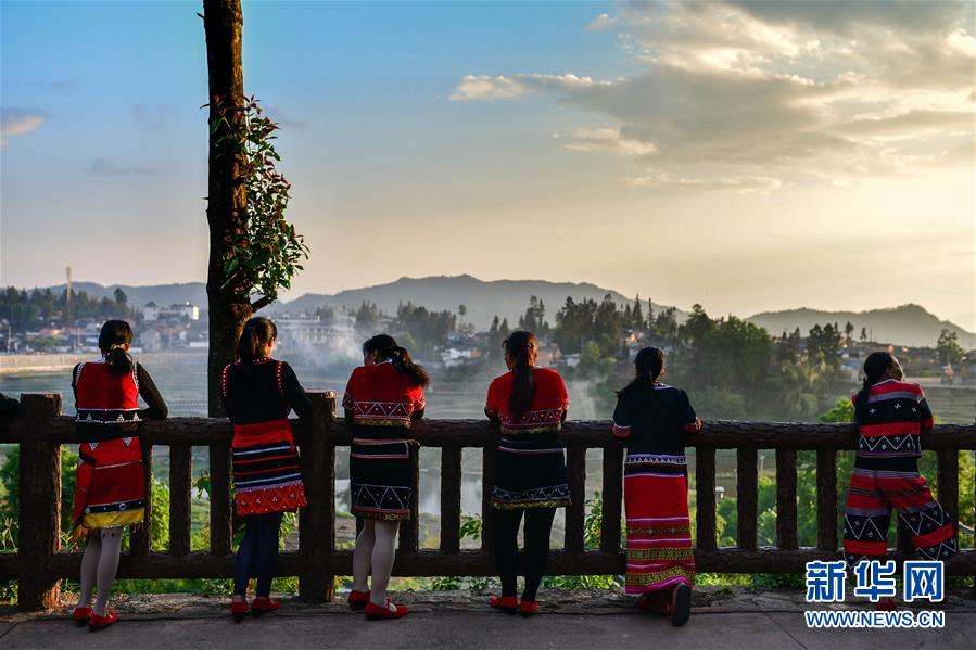 （新華全媒頭條&middot;決戰決勝脫貧攻堅&middot;督戰未摘帽貧困縣&middot;圖文互動）（13）脫貧的歌聲&mdash;&mdash;云南直過民族和人口較少民族共入新時代