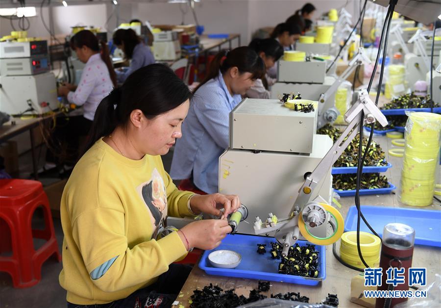 （決戰決勝脫貧攻堅&middot;督戰未摘帽貧困縣&middot;圖文互動）（1）千山萬弄里的最后沖刺&mdash;&mdash;廣西未摘帽貧困縣戰貧觀察