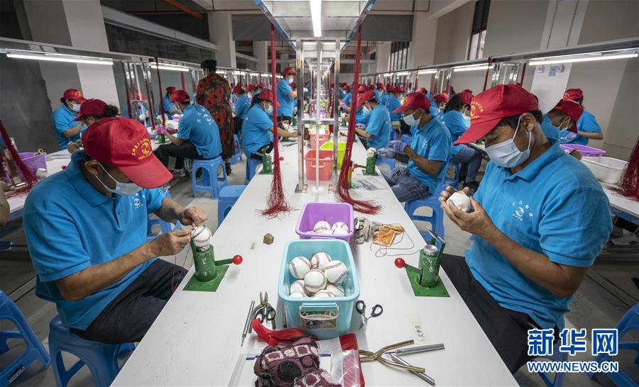 （新華全媒頭條&middot;兩會精神看落實&middot;圖文互動）（7）培育新機 開辟新局&mdash;&mdash;落實全國兩會精神激發經濟發展新動能述評