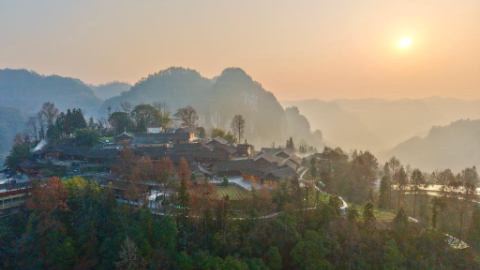 十八洞村新生：走出深山 走向世界