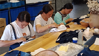 &ldquo;指尖技藝&rdquo;助力貧困婦女家門口就業