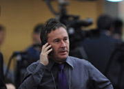 會議現場的境外媒體記者