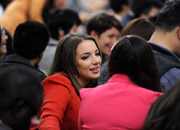 會議現場的境外媒體記者