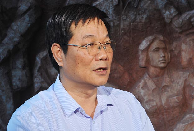 我們把黨的政治優勢和現代企業制度優勢結合起來，建立完善決策、執行、監督三個體系。