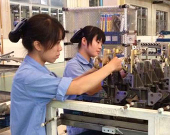 見過發(fā)動(dòng)機(jī)是如何裝配的嗎？