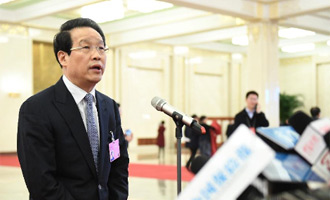 保監會主席接受采訪