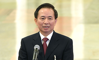 生態環境部部長李干杰在&ldquo;部長通道&rdquo;接受采訪