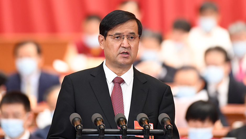 穆鐵禮甫&middot;哈斯木委員作大會發言