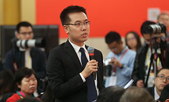 中央電視臺、中國國際電視臺記者提問