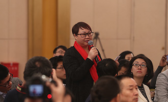 俄羅斯金磚電視臺、阿爾法電視臺記者提問