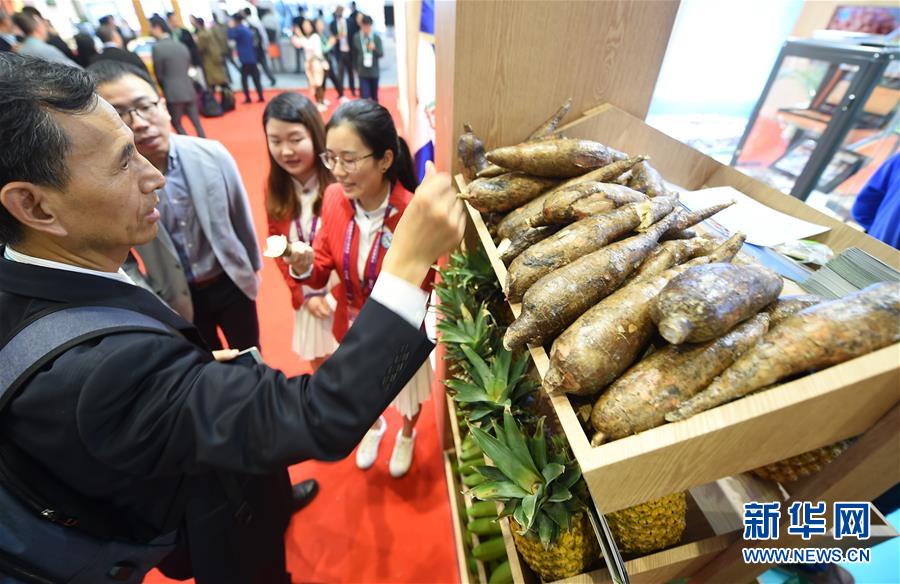 （新華全媒頭條&middot;圖文互動(dòng)）（9）人間正道 浩蕩前行&mdash;&mdash;習(xí)近平主席出席首屆中國國際進(jìn)口博覽會(huì)紀(jì)實(shí)