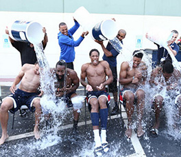 &ldquo;冰桶挑戰&rdquo; 慈善還能這么玩