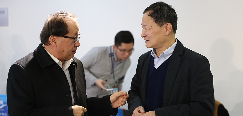 新華網(wǎng)第六屆&ldquo;縱論天下&rdquo;國際問題研討會(huì)嘉賓交流